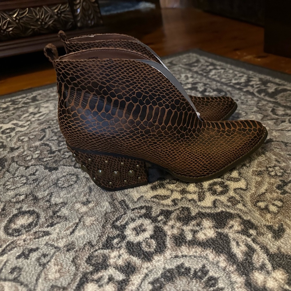 Coconuts By Matisse Roper Brown Ankle Boots Size 10M   I
